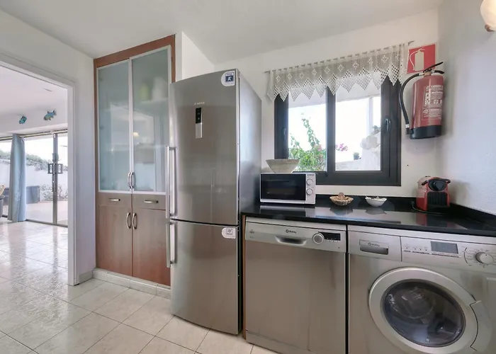 Casa Buenavista 127 - Pool - Ocean Views - 2 Min By Lanzarote بيت للعطل فامارا